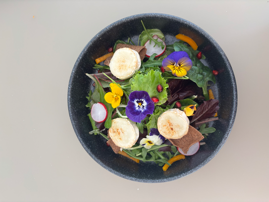Salade de chèvre chaud